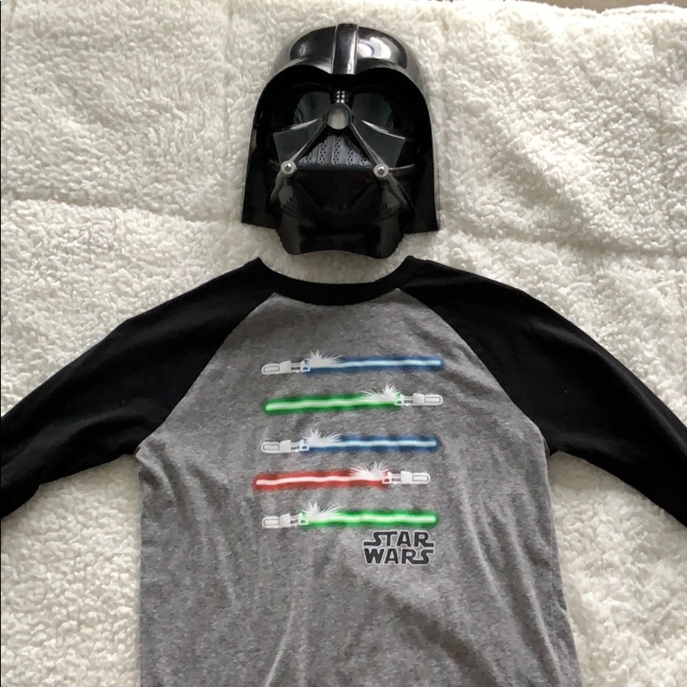 Star Wars Log Sleeve Shirt with Darth Vador Mask!!